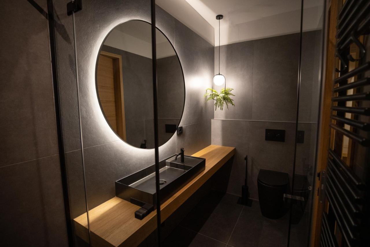 S1 Luxury Suites And Rooms Триест Екстериор снимка