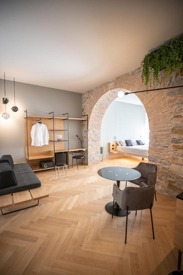 S1 Luxury Suites And Rooms Триест Екстериор снимка