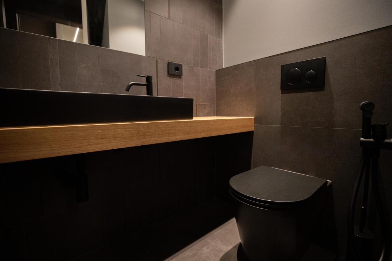 S1 Luxury Suites And Rooms Триест Екстериор снимка