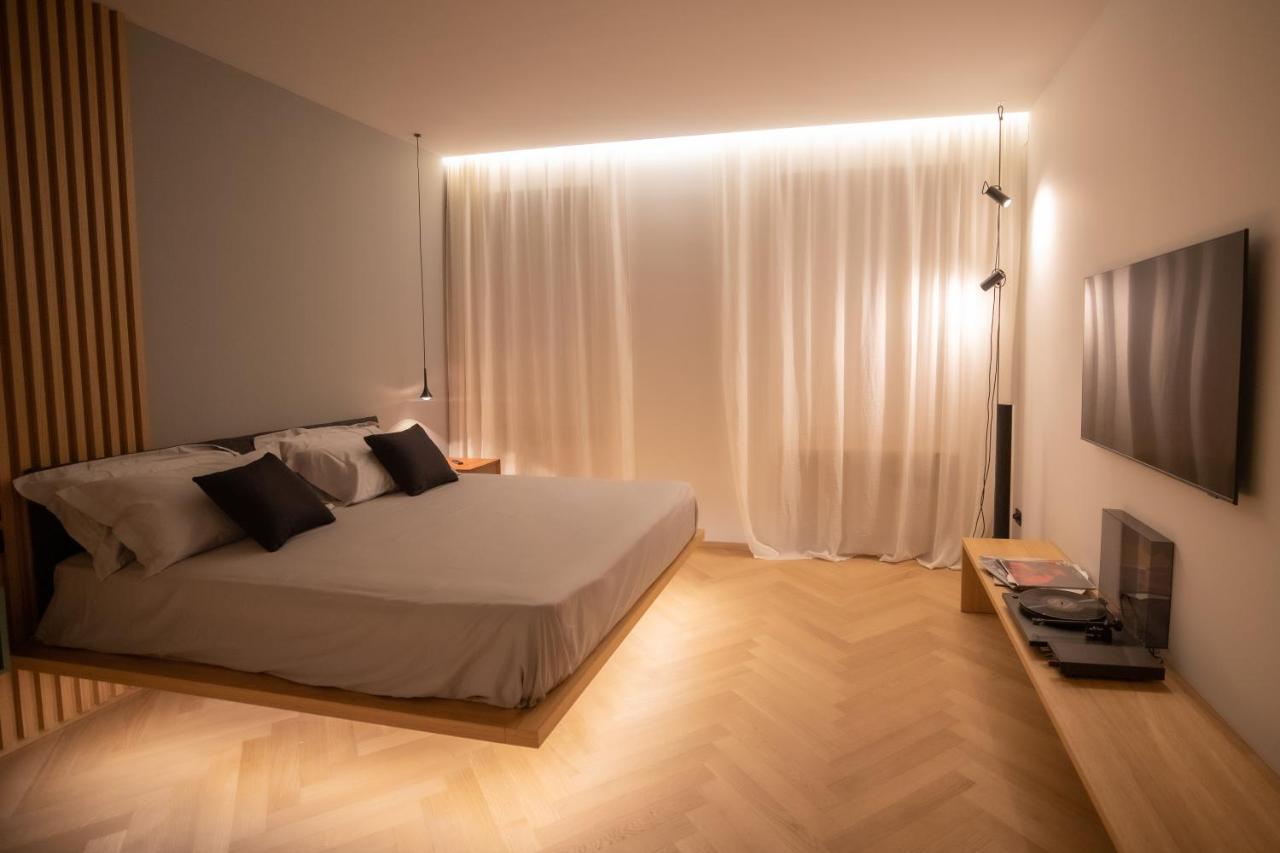 S1 Luxury Suites And Rooms Триест Екстериор снимка