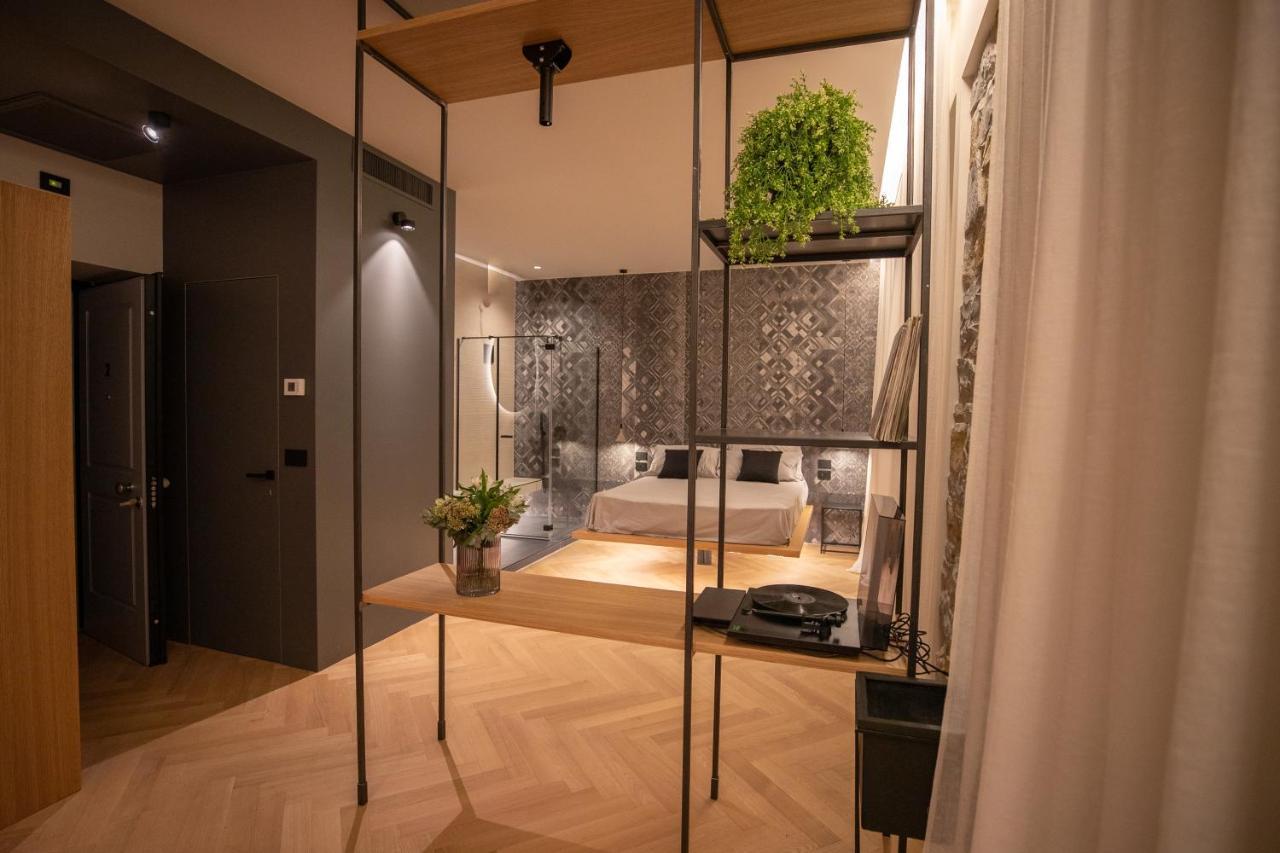 S1 Luxury Suites And Rooms Триест Екстериор снимка