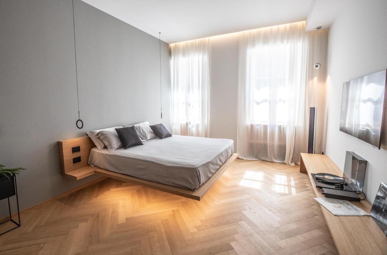 S1 Luxury Suites And Rooms Триест Екстериор снимка