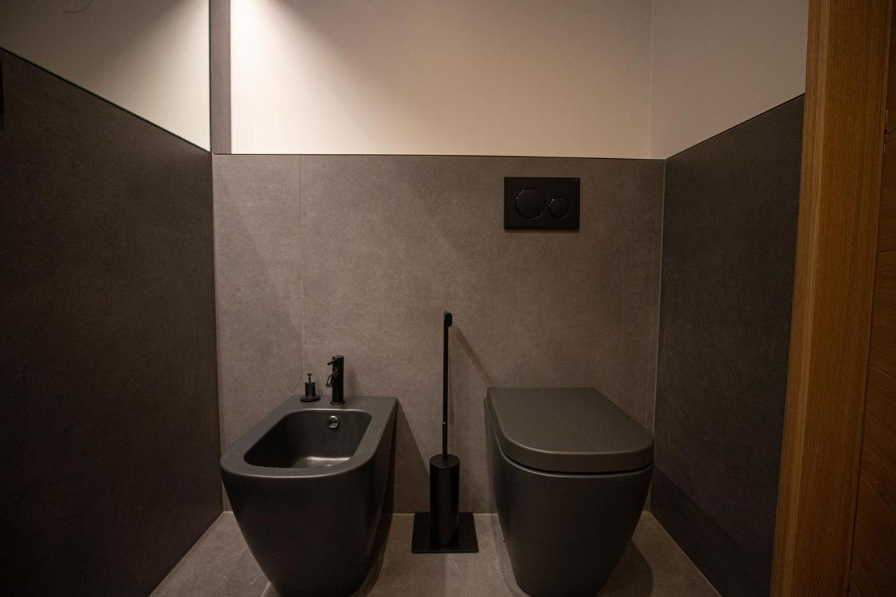 S1 Luxury Suites And Rooms Триест Екстериор снимка